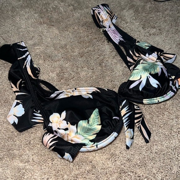 Ibiza Swimwear Black Tropical Floral Ruffled Swim Top Size Medium - Picture 7 of 9